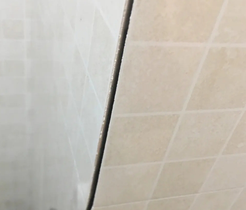 门头沟瓷砖空鼓维修公司分享阳台瓷砖脱落的修复过程可以分为以下几个步骤